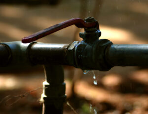 Dripping water pipe